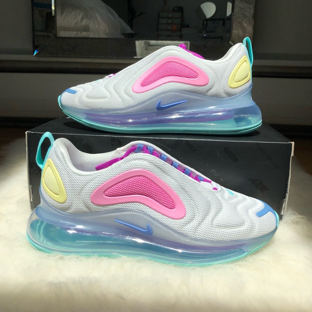 Nike AirMax 720 White • Light Aqua • Chalk Blue